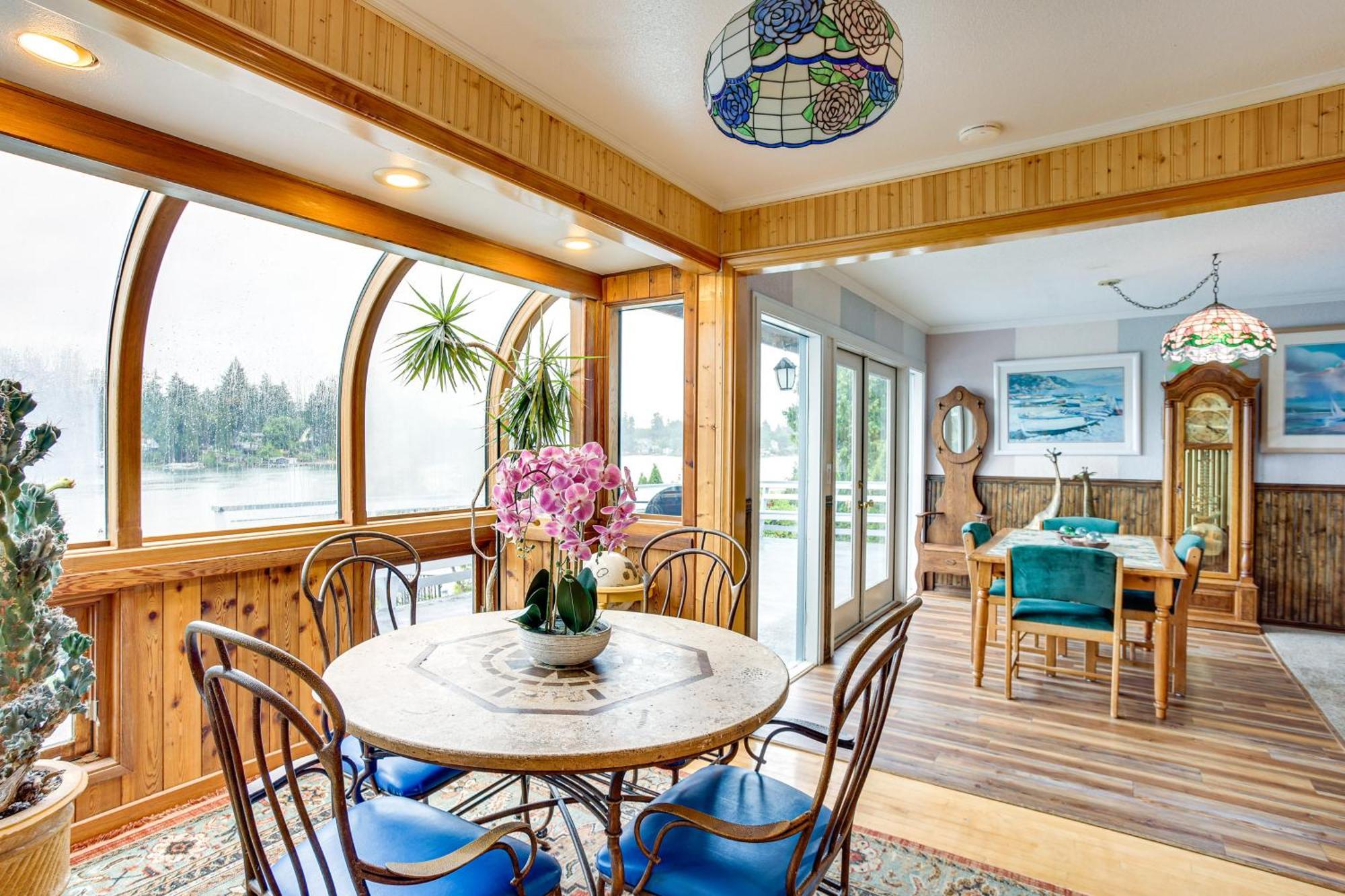 Tacoma Home On Steilacoom Lake With Dock! Exteriör bild